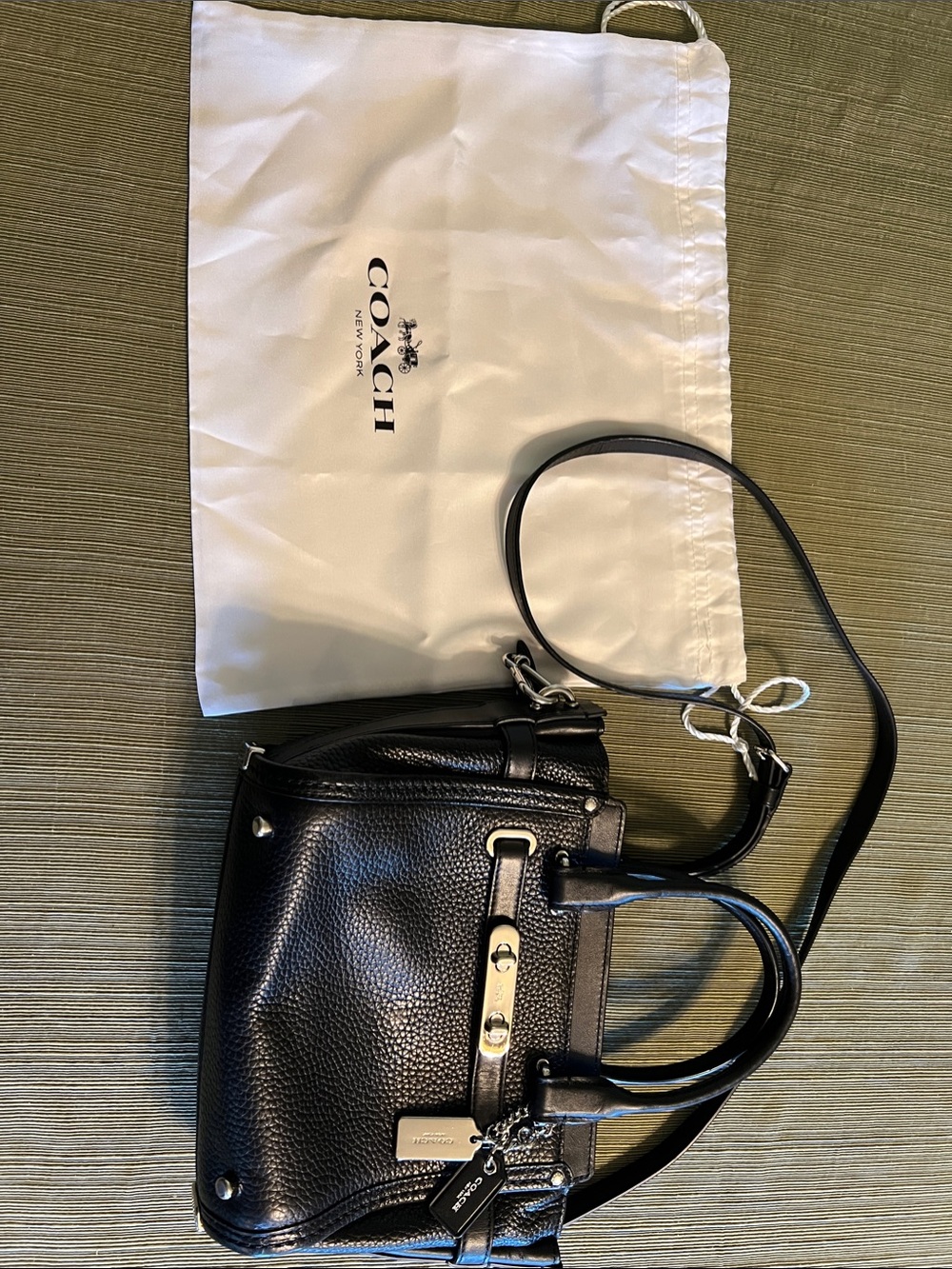 Coach Swagger 21 Carryall in Pebble Leather with Crossbody Strap and dust bag